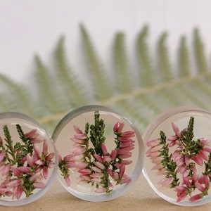 Real Heather Plug, Double Flared , Resin Plug with Flowers, Natural Ear Plug, Heather Tunnels, Pnk FlowerPlugs, Wedding Gauges, Floral Plugs