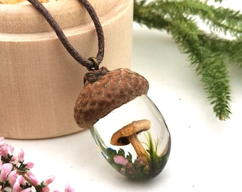 Boho Pendant,  Nature Mushroom Pendant, Acorn Pendant with mushroom, forest Pendant, Botanical Jewelry, Mushroom in Resin, Forest Necklace
