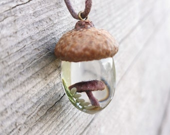 Natural Pendant, Nature in Resin, Mushroom with Moss and White Heather Pendant, Eco Jewelry, Forest Gift, Unique Pendant, Forest Amulet