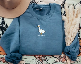 Silly Goose Sweatshirt | Goose Crewneck Sweatshirt | Unisex Sweatshirt | Silly Goose Shirt | Funny Sweatshirt | Silly Goose Jumper | UK