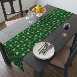 Chic St. Patricks Day Table Runner, Cotton Home Decor, Holiday Dining Table Accent, Festive Party Decoration, Green Plaid Design