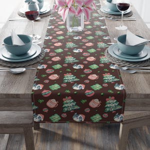 Festive Holiday Cat Table Runner, Perfect for Christmas Gatherings and Home Decor, Great for Parties, Dining Tables, Seasonal Decor