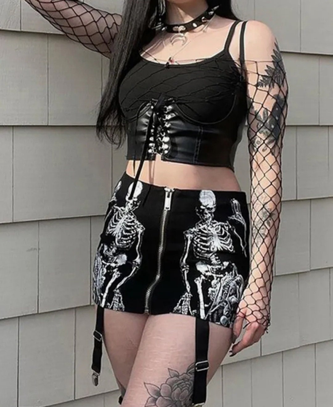 Pleated zip-up belt skull applique mini skirt