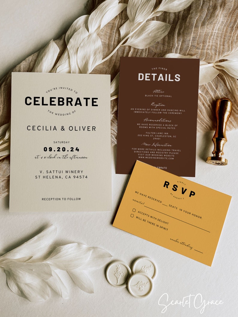 Puede incluir: Un conjunto de invitaciones de boda en tonos marr&oacute;n, negro y dorado. La tarjeta de invitaci&oacute;n presenta el texto "Celebrate" en negrita negra y el texto "The Wedding of Cecilia & Oliver" en una fuente negra m&aacute;s peque&ntilde;a. La fecha de la boda es "09.20.24" y la ubicaci&oacute;n es "V. Sattui Winery, St. Helena, CA 94574". La tarjeta RSVP es amarilla con texto negro e incluye el texto "RSVP" en negrita negra. La tarjeta de detalles es marr&oacute;n con texto negro e incluye el texto "Details" en negrita negra.
