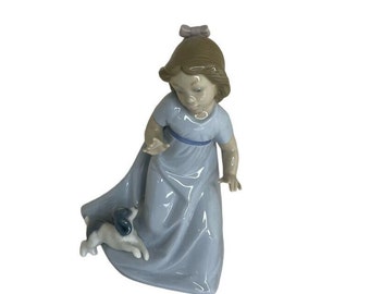 NAO Lladro Spain Porcelain Figurine  Girl With Puppy