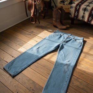 Wrangler Authentics Klassieke herenjeans met 5 zakken en flexibele pasvorm, 34W / 36L Wrangler Authentics Klassieke herenjeans met 5 zakken en flexibele pasvorm, 34W / 36L