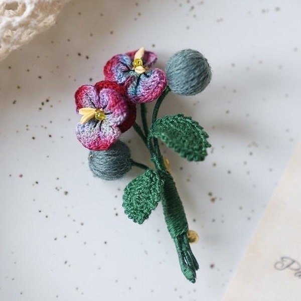 Pansy flower brooch, Wedding boutonniere, Floral lapel pin, Crochet spring  flowers brooch, Easter gifts, Gifts for mom, personalised gifts