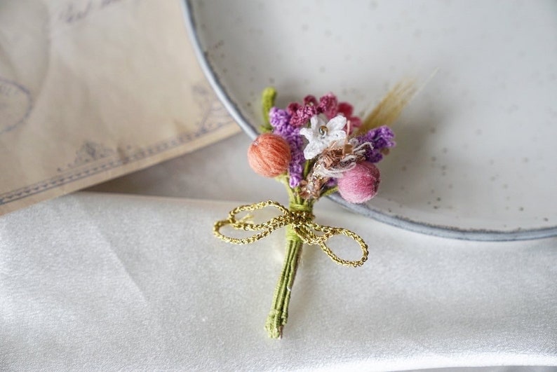 Cosmos violet flower brooch, Wedding flower boutonniere, Microcrochet, Spring flower pin, Floral Gifts for mum, Easter gifts, Thank you gift Lavender