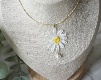 White Daisy flower pearl charm necklace, Micro Crochet jewellery, 14k Gifts for her, Personalised gifts, Birth flowers, Botanical jewelry,