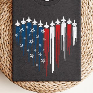 Camiseta de vuelo de la Fuerza Aérea en rojo, blanco y azul, camiseta del 4 de julio, camiseta del Día de la Independencia, regalo para mujer, camiseta con la bandera estadounidense, camiseta roja, blanca y azul
