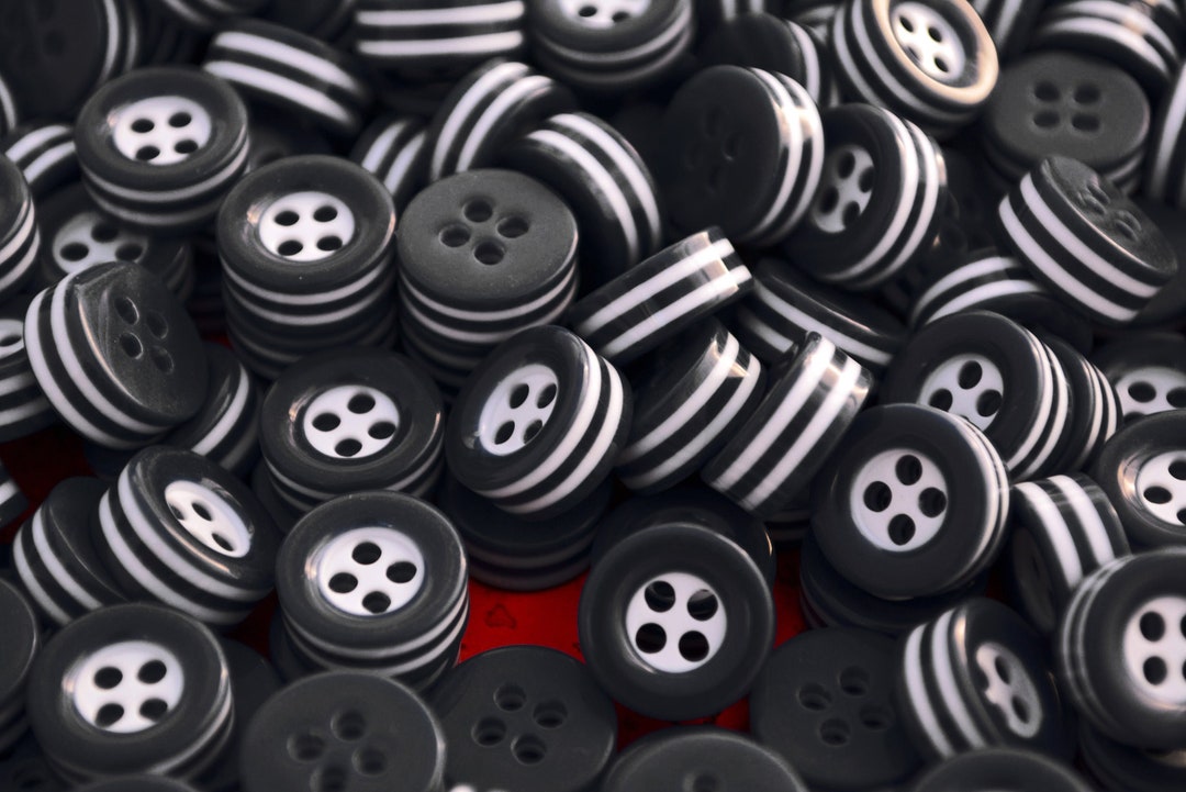 100 White and Black STRIPED BUTTONS - 5mm Thick! - Choose From Sizes ...