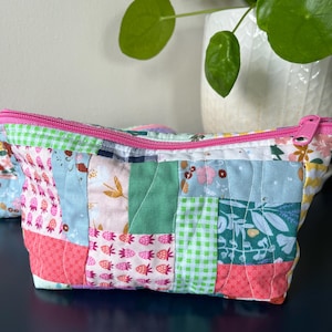 Zipper pouch, Patchwork pouch, Floral pouch, Cosmetic pouch, Gift for women, Handmade pouch, Autumn pouch, Quilted pouch