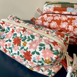 Zipper pouch, pouch, handmade pouch, quilted pouch, patchwork pouch, cosmetic bag, handmade quilt pouch, gift