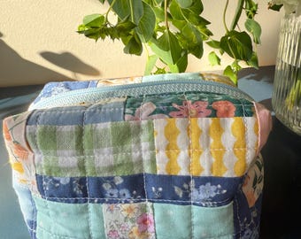 Etui met rits, make-uptasje, Moederdagcadeau, gewatteerd zakje, handgemaakt zakje, handgemaakt cadeau, verjaardagscadeau, patchworkzakje, make-uptasje
