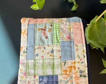 Pochette à fermeture éclair, pochette à cosmétiques, pochette faite main, cadeau fête des mères, cadeau, pochette patchwork, trousse de maquillage