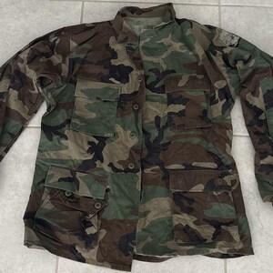 US-Armee-Mantel, mittellang, Woodland-Tarnmuster, Kampfuniform für heißes Wetter, Militär