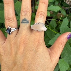 Anillo de nube de piedra lunar color melocotón, talla 7,5 en plata de ley
