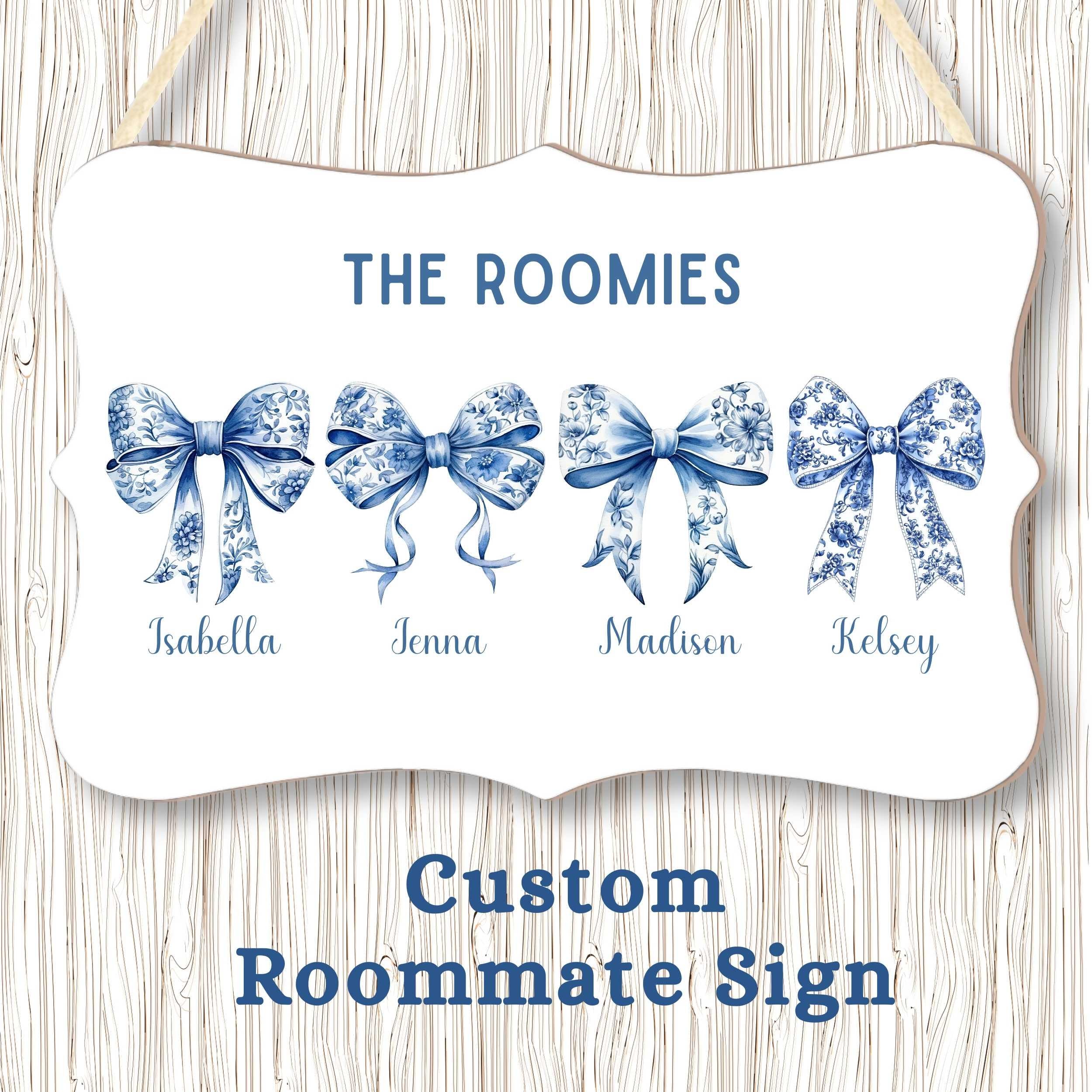 Letrero para puerta de dormitorio universitario, decoración personalizada para dormitorio, letrero de madera personalizado para compañero de cuarto, apartamento universitario, arte de pared coqueta, lazo coqueta