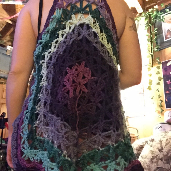 Gilet à capuche au crochet Fleur de vie, fini