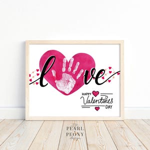Proyecto de arte de huellas de manos para el Día de San Valentín para imprimir, arte de recuerdo, actividad de educación en el hogar para niños pequeños en edad preescolar y jardín de infantes, regalo para padres PDF