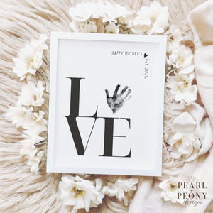 Stampabile Happy Mothers Day Handprint Footprint Art, regalo minimalista per mamma e nonna, ricordo personale 2025, biglietto fai da te per bambini, formato USA e A4