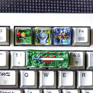Zel.da Shield Le.gend of Zel.da resin keycap, Ma.jo.ra Mask artisan keycap, Anime Keycap Back to School gifts, Gaming decor, Gamings keycap