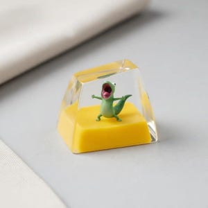 Cute Lizard Tom Keycap, Funny Resin Artisan Keycap, Keyboard Decor Gift for Friends & Gamers image 6