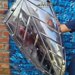 Medieval Heater Shield, Leaf Design Pointed Shield, LARP Reenactment Cosplay Shield, Functional Armor Knight Battle Replica Shield Best Gift