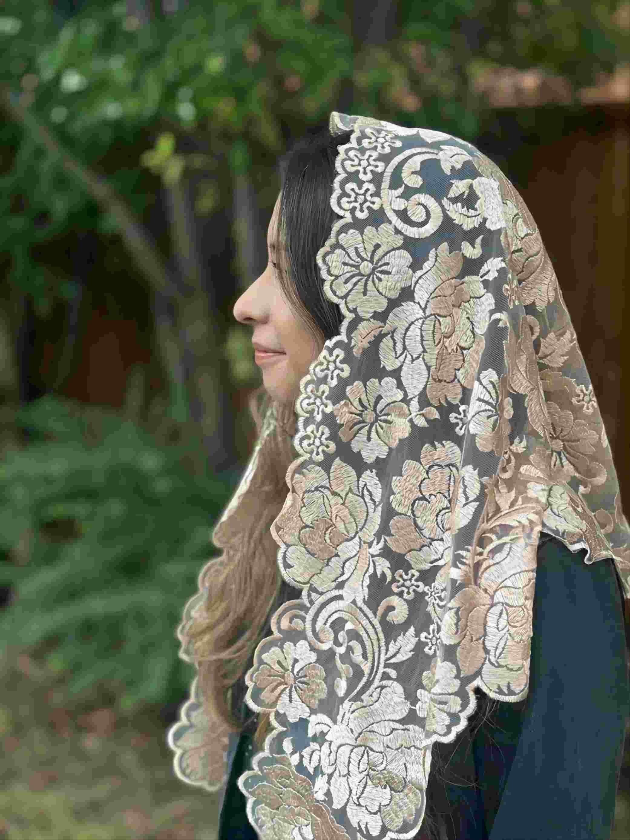 Triangular Spanish Catholic Veil: Peony-embroidered Lace Veil for Mass ...