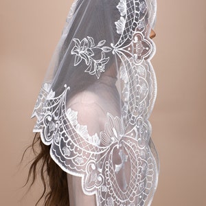 Catholic veil Triangular one piece veil Lace veil Lily flower embroidered veil Church veil White