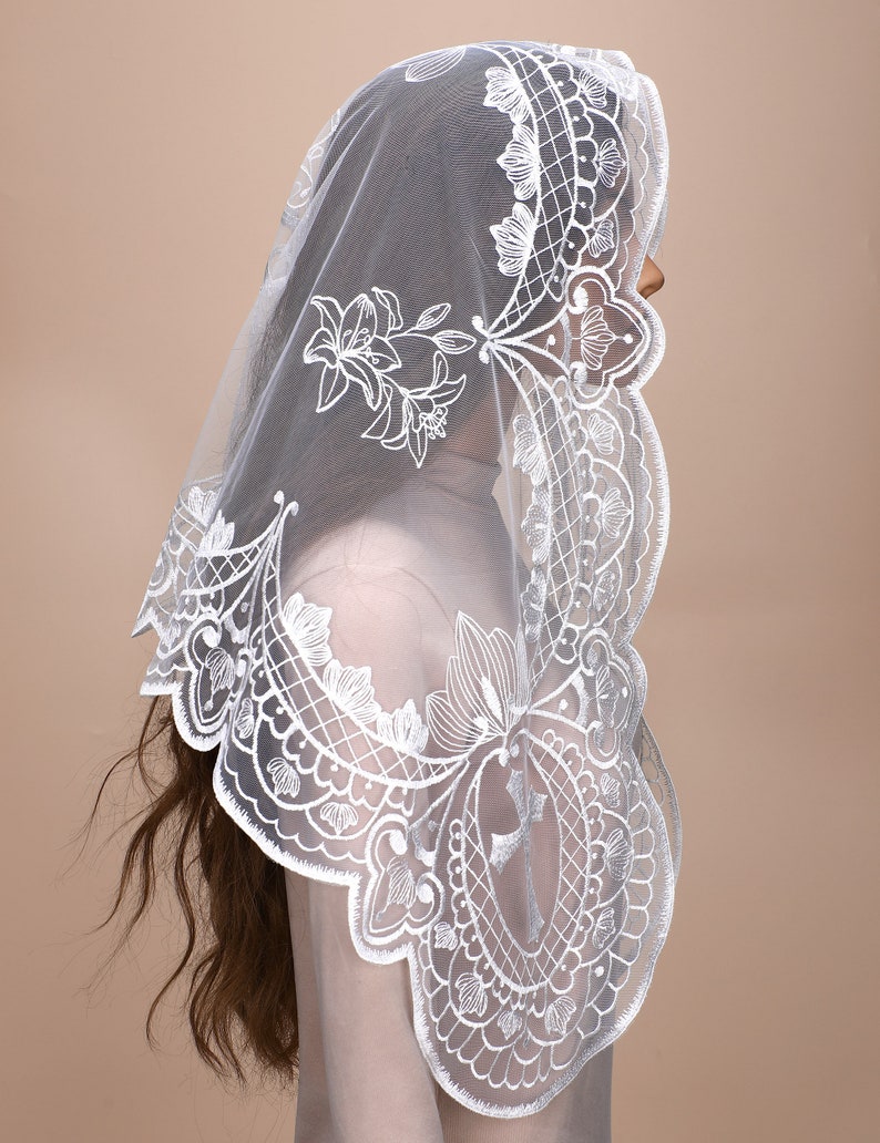 Catholic veil Triangular one piece veil Lace veil Lily flower embroidered veil Church veil White