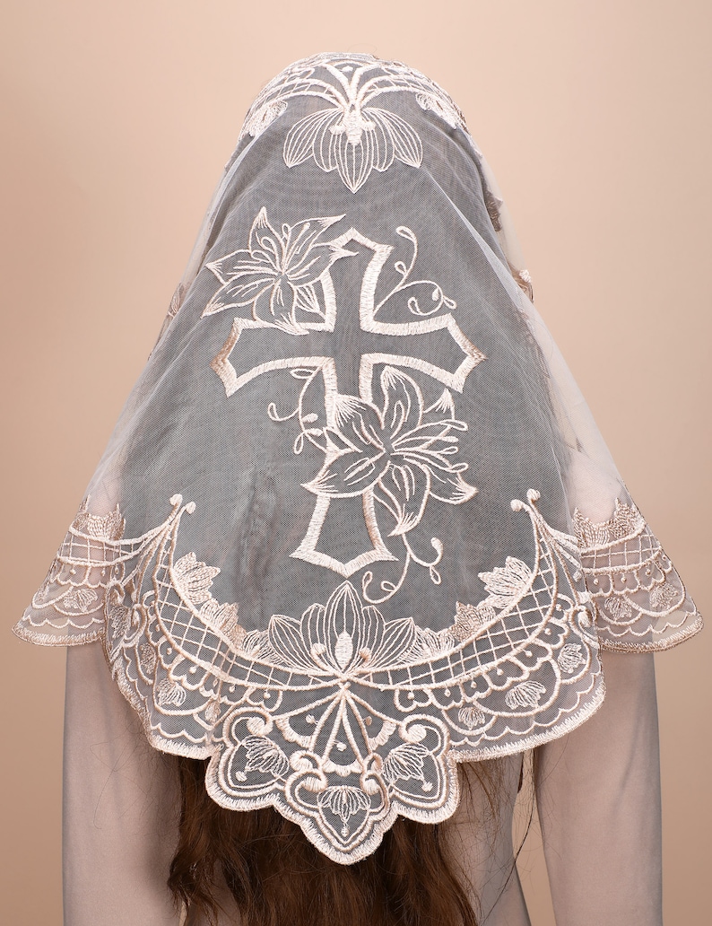 Catholic veil Triangular one piece veil Lace veil Lily flower embroidered veil Church veil champagne