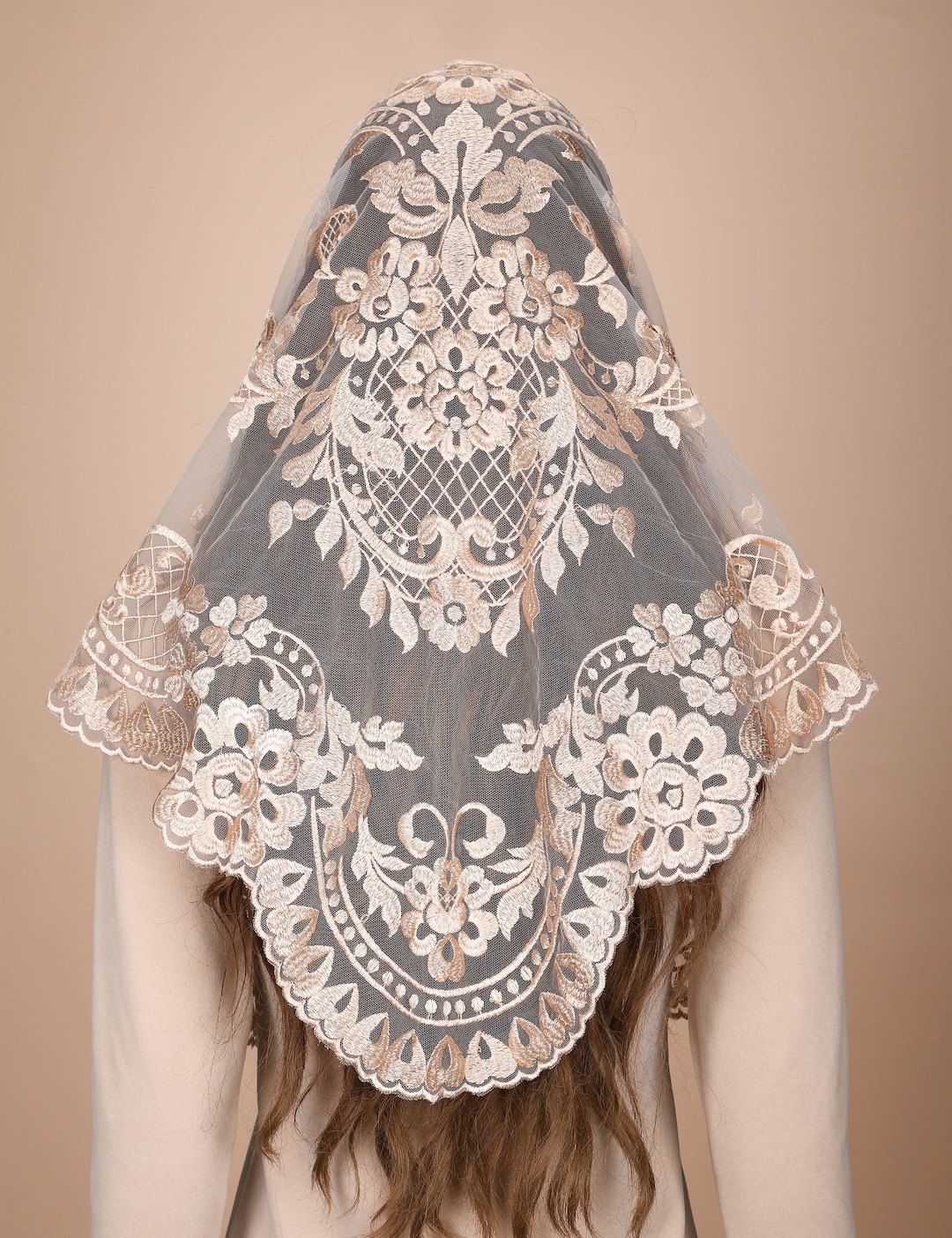Véu católico triangular de uma peça, camélia, bordado, véu de renda, véu de missa de igreja