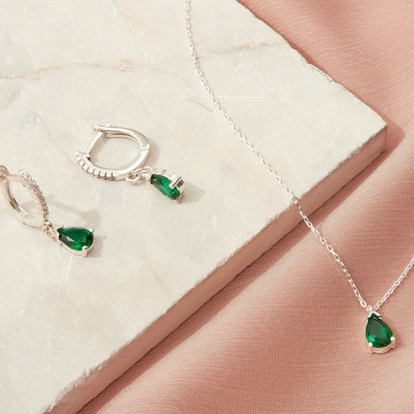14 K Gold Emerald Drop Earrings and Necklace, Elegant Minimalist Gift, Emerald Jewelry, Timeless Birthstone Jewelry, Fine Jewelry