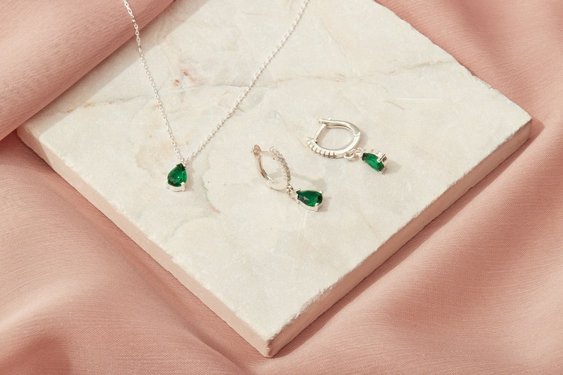 14 K Gold Emerald Drop Earrings and Necklace, Elegant Minimalist Gift, Emerald Jewelry, Timeless Birthstone Jewelry, Fine Jewelry image 6