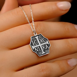 Collier croix chrétienne orientale en argent sterling, or et finitions roses • Bijoux chrétiens orthodoxes IC XC NIKA