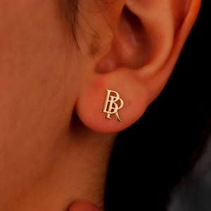 Sterling Silber verflochten Initial Ohrstecker: Personalisierter Monogramm Schmuck