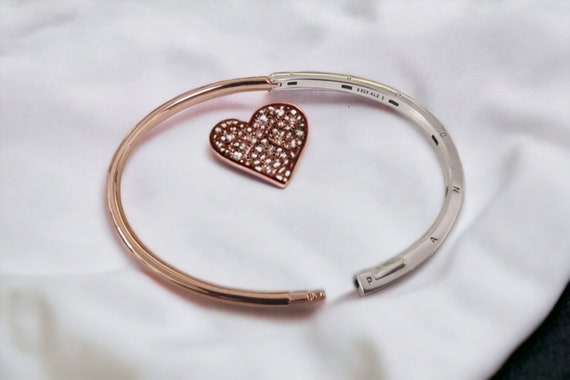 Pandora Signature Two-tone I-D パンドラ Pandora Signature Two-tone I-D Pavé Bangle | Two-tone