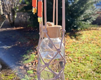 Bottle holder, water bottle bag, beverage bag, bottle bag, wine bottle holder, wine bottle carrier, water carrier