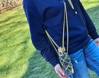 Bottle holder, water bottle bag, beverage bag, bottle bag, wine bottle holder, wine bottle carrier, water carrier