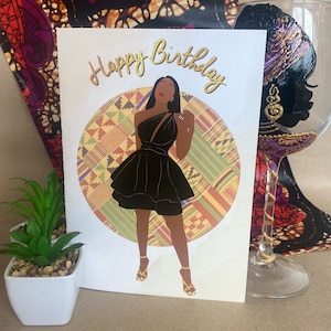 Biglietto d'auguri per ragazza nera, donna nera, biglietti d'auguri neri, donna nera di classe, etnica, diversificata, afroamericana con abito nero