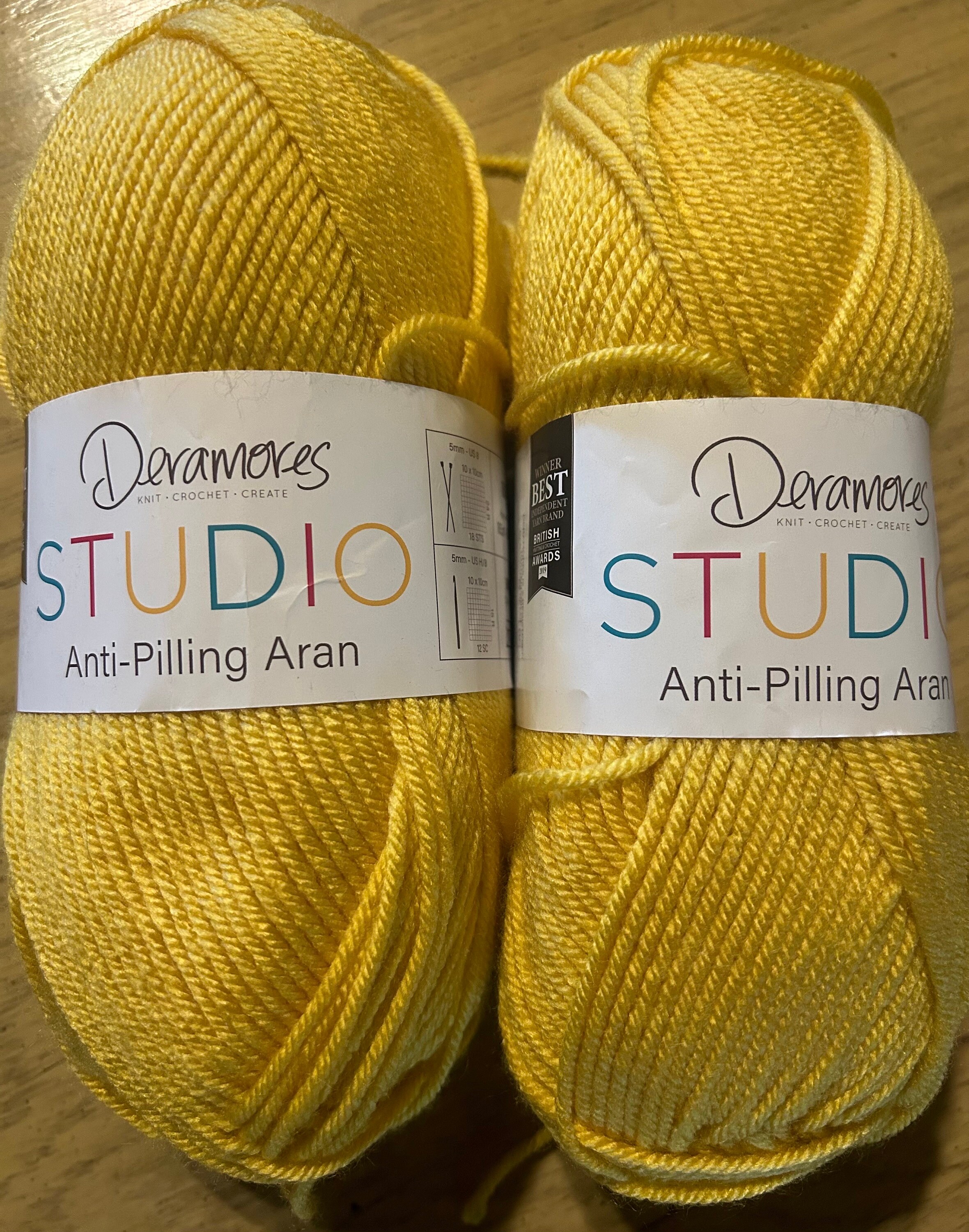 Deramores Studio Anti-pilling Chunky yarn, Autumn, lot of 2 (87 yds ea)