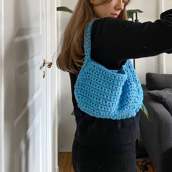 Modèle au crochet de sac à bandoulière, sac à main avec gros fils, modèle de sac au crochet, sac baguette au crochet, sac à main au crochet