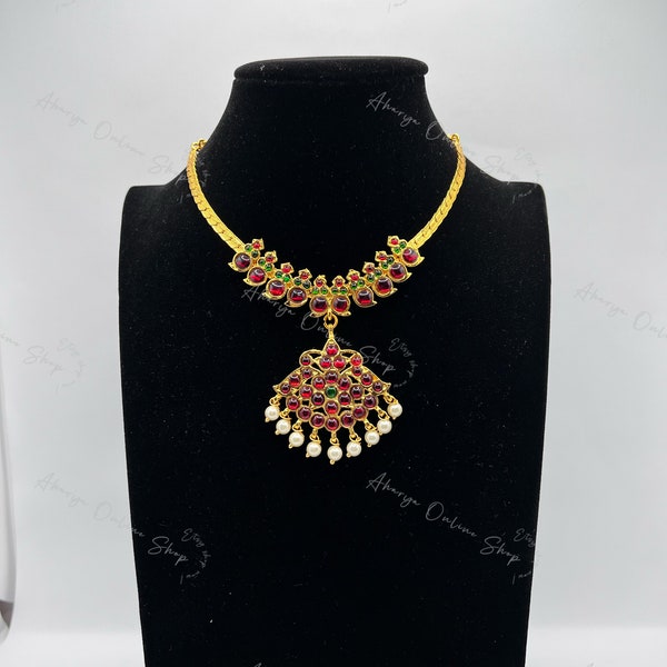 Revathy - Designer Schmuck Set - Kemp Stone - ausgefallener Schmuck - handgefertigt in Indien - weitere Farben verfügbar - passende Ohrringe verfügbar