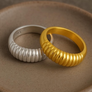 Anello a cupola in oro massiccio, anello a fascia con croissant a coste, anello impilabile in oro 18 carati, gioielli in argento minimalisti, regalo di compleanno per lei