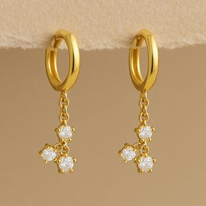 Boucles d'oreilles pendantes en argent sterling avec diamants CZ, boucles d'oreilles minimalistes en diamants minuscules, bijoux de mariage pour mariage, cadeau de demoiselles d'honneur pour elle