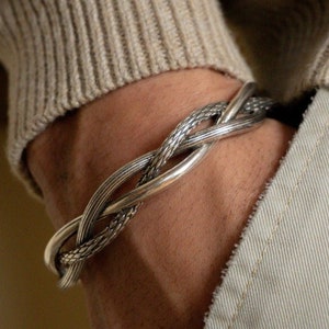 Pulsera de plata gruesa para hombres, joyería de pulsera de plata audaz, brazalete de plata para hombres, brazalete impermeable casual ajustable, regalo para él imagen 1