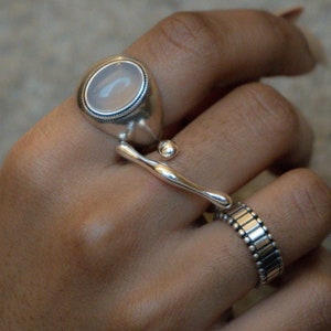 Anillo de pulgar de declaración de plata, anillo de plata de ley grueso, joyería de anillo apilable vanguardista, regalo minimalista para ella, anillos boho ajustables delicados imagen 1