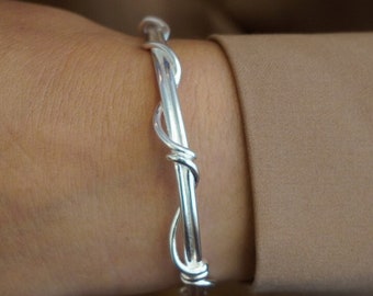 Brazalete de pulsera de plata delicada, joyería hecha a mano de plata única, brazalete de pulsera de plata para mujer, brazalete impermeable casual ajustable, regalo para ella