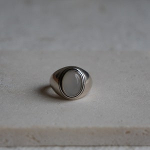 Anillo de pulgar de declaración de plata, anillo de plata de ley grueso, joyería de anillo apilable vanguardista, regalo minimalista para ella, anillos boho ajustables delicados imagen 3
